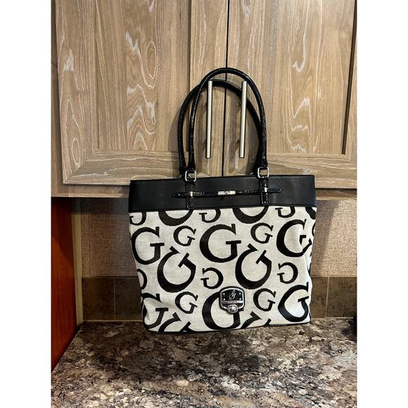 Guess Handbags - Guess Purse